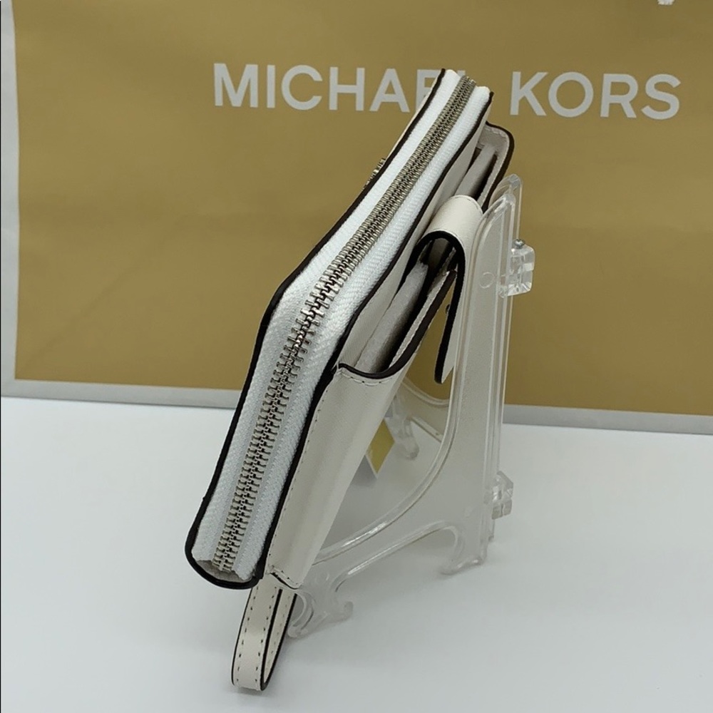 MICHAEL KORS MD ZA PHONE HOLDER WALLET Optic White - Picture 6 of 16